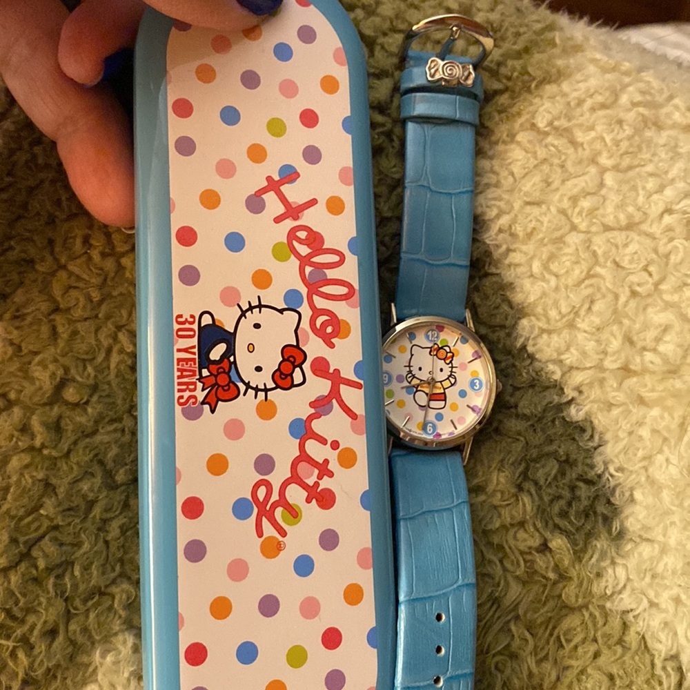 Hello Kitty Commemorative Watch - Picture 5 of 12
